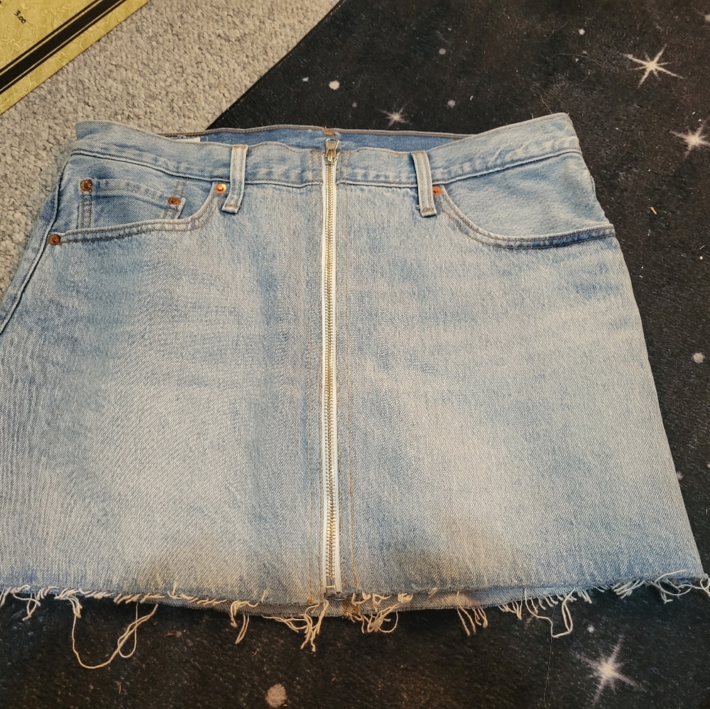 Levi front zip miniskirt